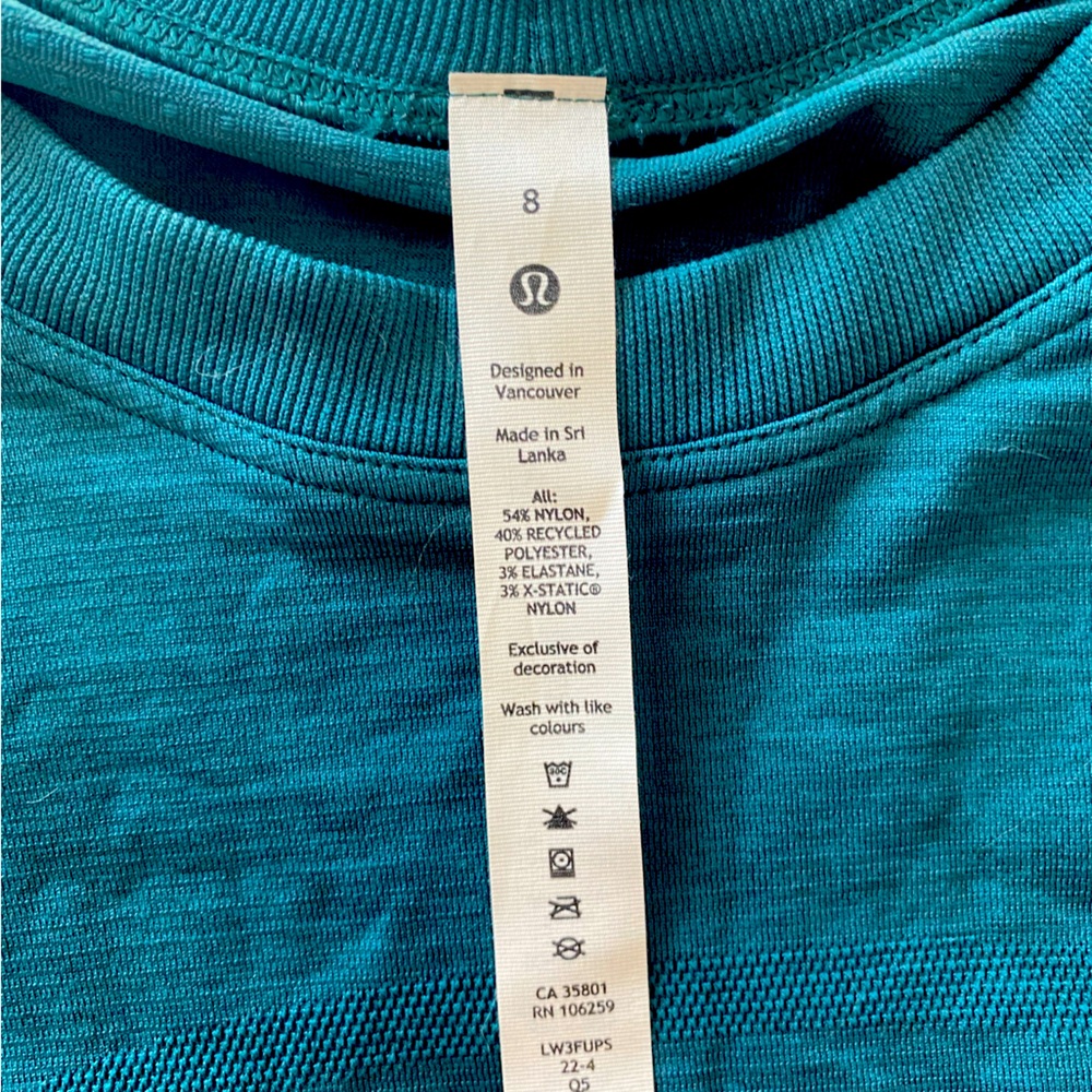 Lululemon tee shirt